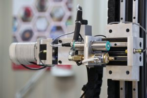 شبیه ساز بارش باران و یخ زدگی بر روی شیشه جهت تست سیستم تهویه خودرو