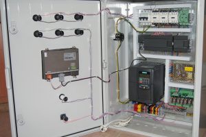 نمونه‌ای از تابلوی سیستم کنترل