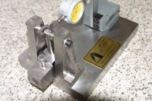 طراحی و ساخت ابزار کنترلی اندازه‌گیری مرکب