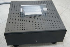 دستگاه اندازه‌گیری جرم و مرکز ثقل اجسام مختلف