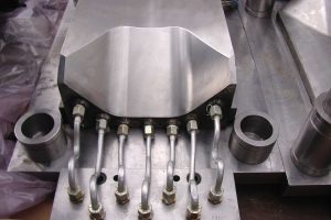 طراحی و ساخت قالب محافظ سینه ضدگلوله با تکنولوژی پخت تحت دما و زمان خاص